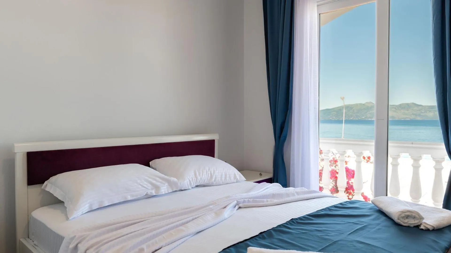 Erdano Hotel Saranda 4*,
