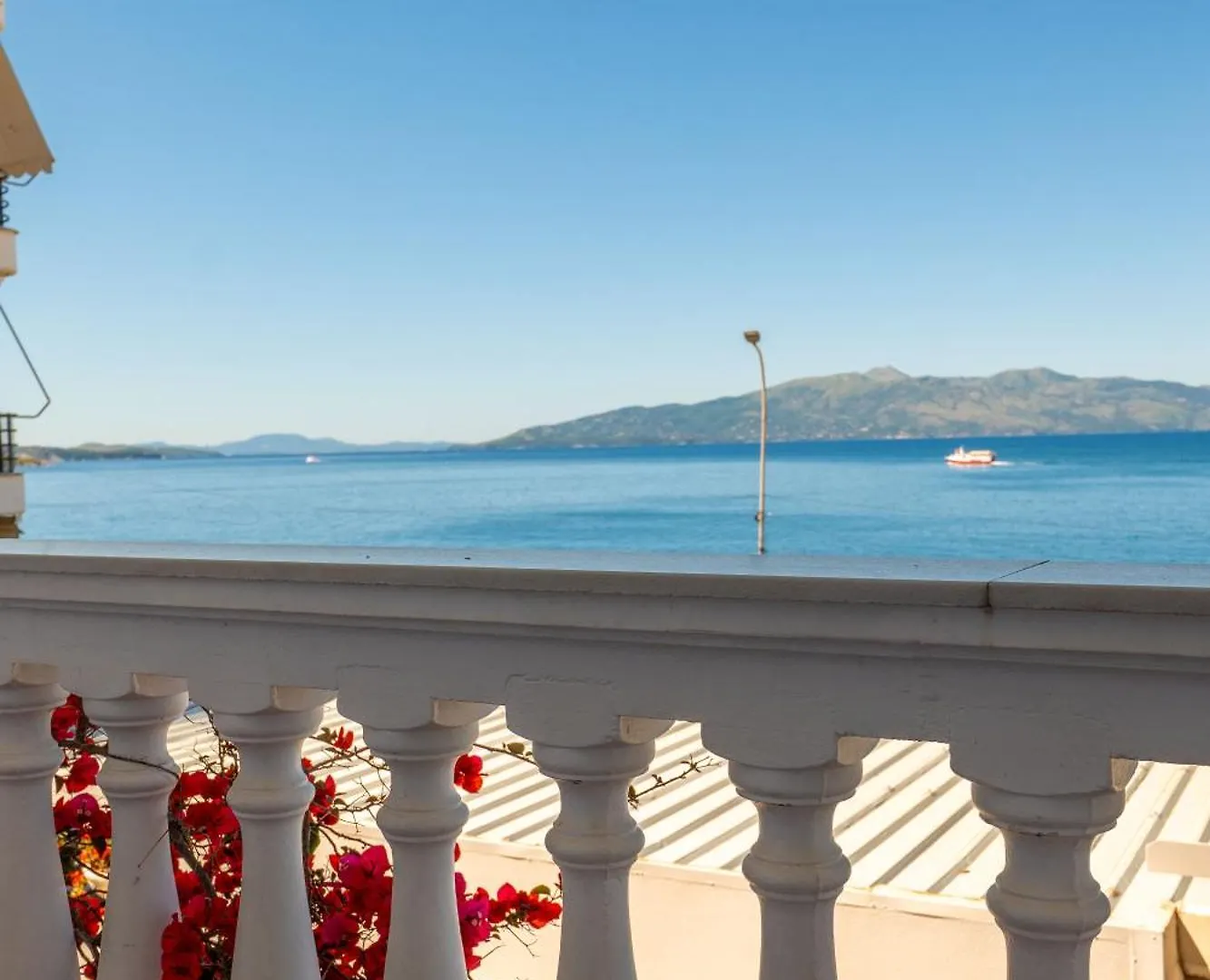 Erdano Hotel Saranda 4*,