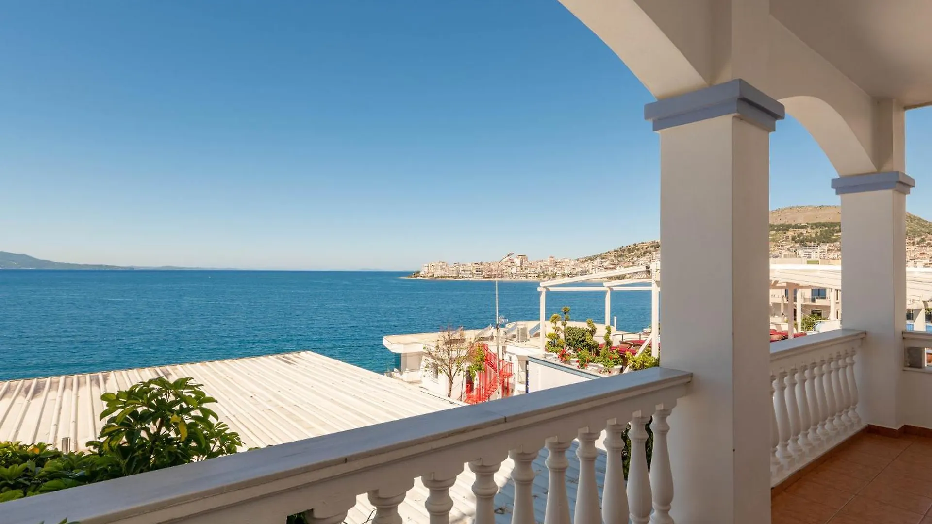 ****  Erdano Hotel Saranda Albánia